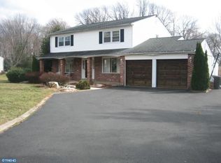 16 Windmill Dr, Holland, PA 18966