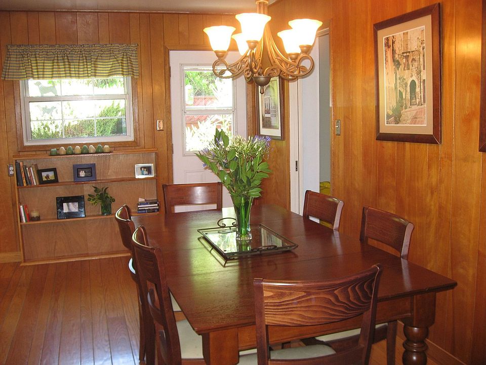 2nd image of 874 Crompton Rd