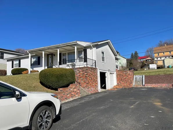 2603 Jackson Ave, Windber, PA 15963