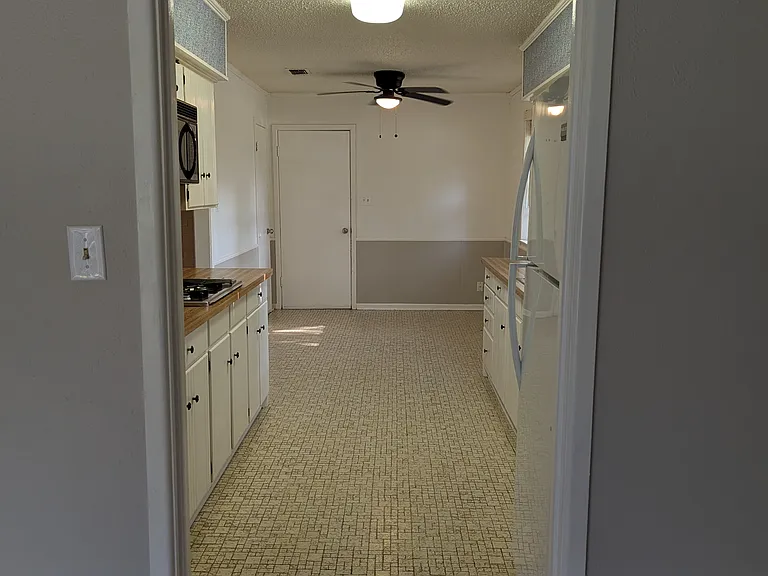 2311 Lange St — Photo 7