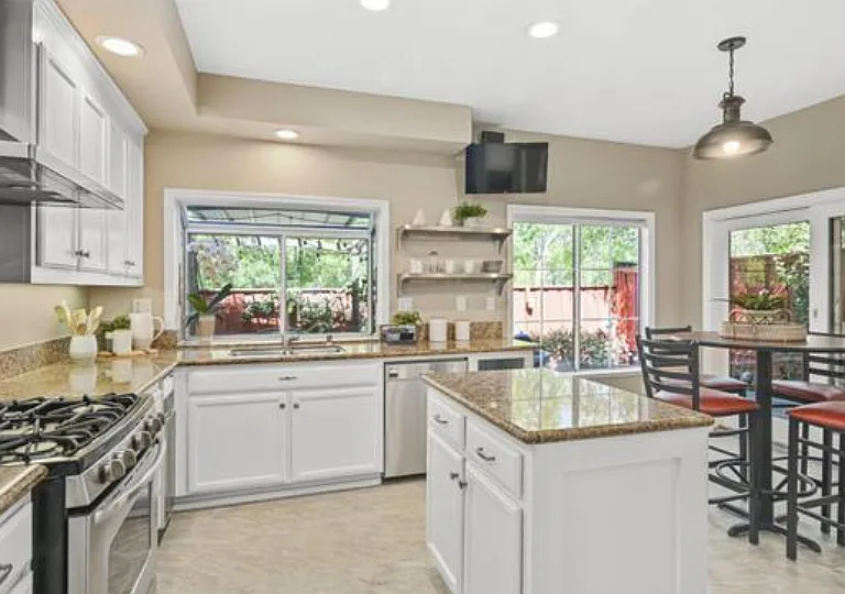 208 Promenade Ln — Photo 10