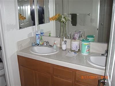 5th image of 693 Pioneer Ave