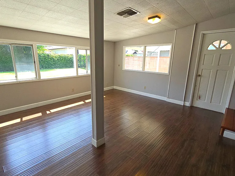 726 N Foxdale Ave — Photo 12