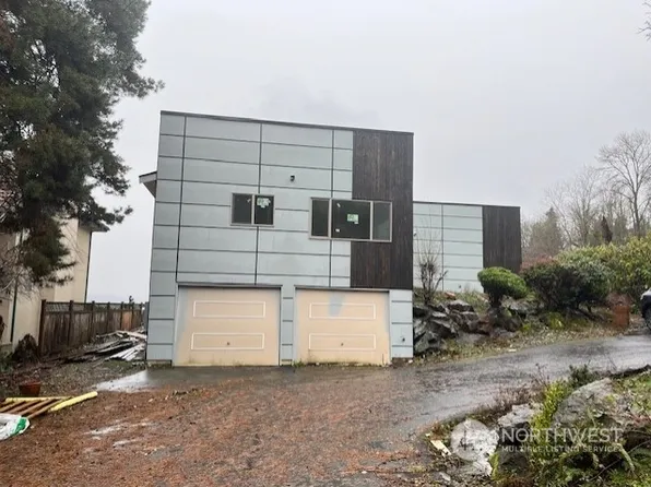 8340 Avalon Drive, Mercer Island, WA 98040