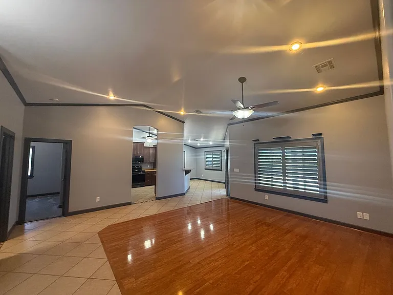 3374 Roma Rd — Photo 4