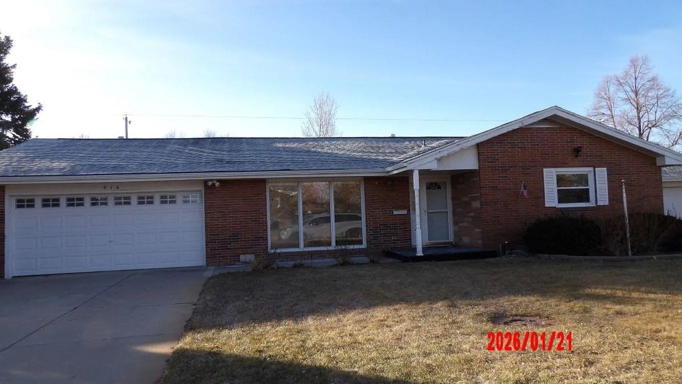 3 bed, 1540 sqft, $1,900 — Photo 1