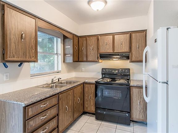 3rd image of 3239 Wallington Dr