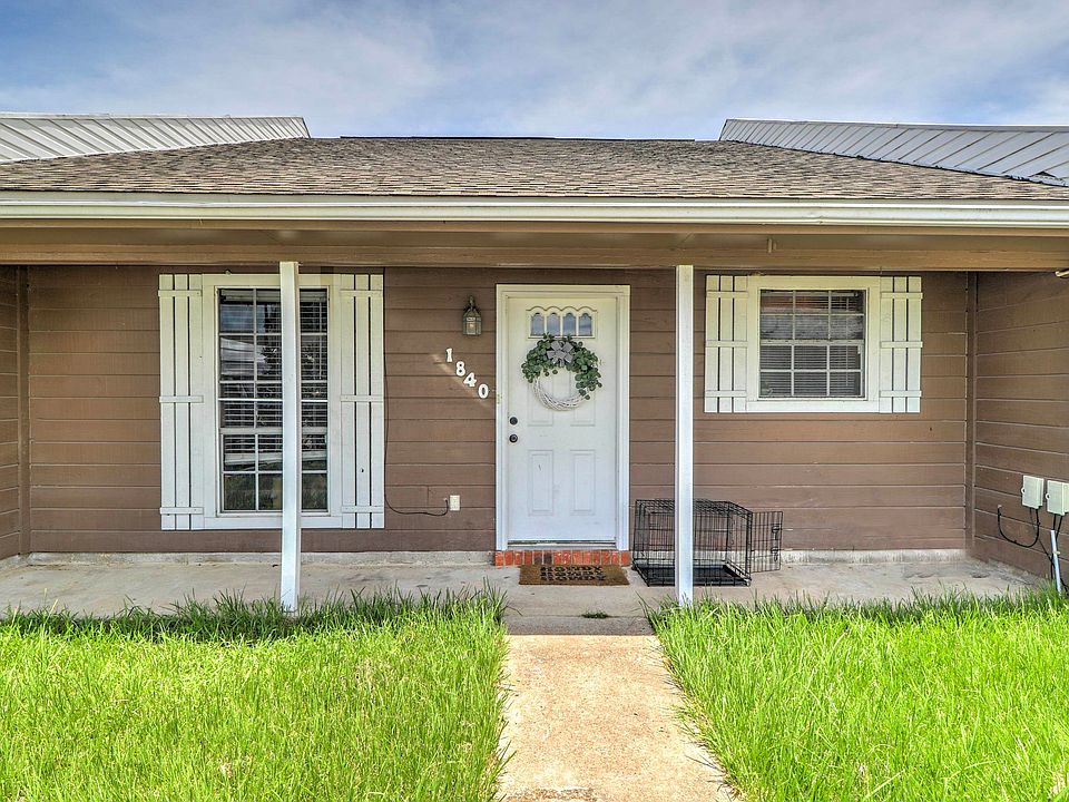 1st image of 1840 N Tallowood Dr