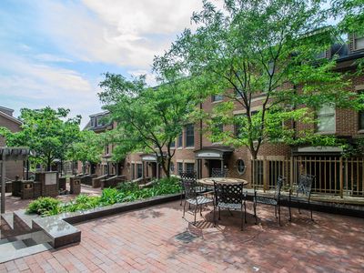 173 Ashley Mews, Ann Arbor, MI, 48103