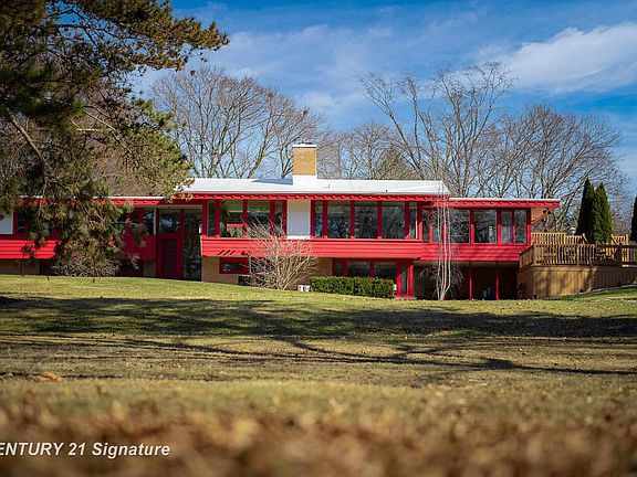 4th image of 3711 Applewood Rd