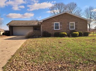10122 N Hickory Ln, Columbus, IN 47203