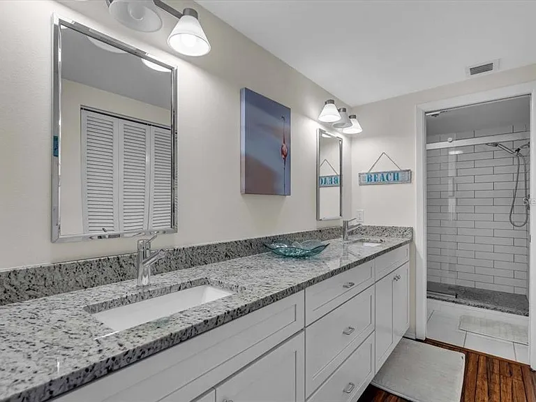 5621 Gulf Of Mexico Dr #102 — Photo 16