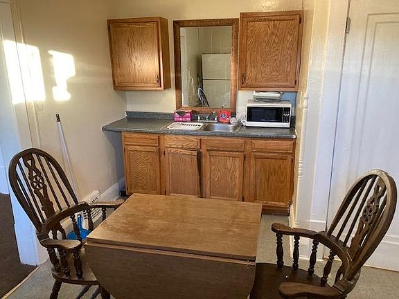4th image of 296 Lake St APT 1