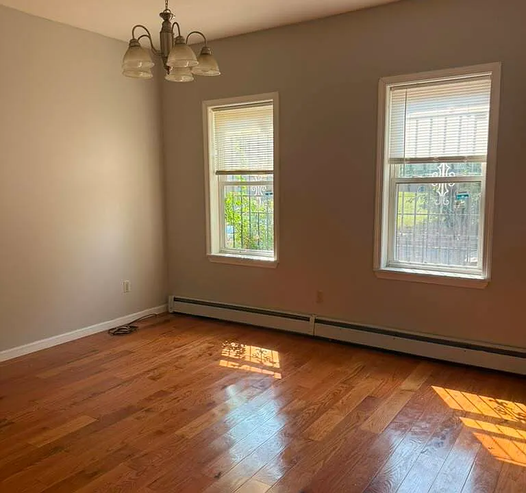 62-64 Bedford St #1
