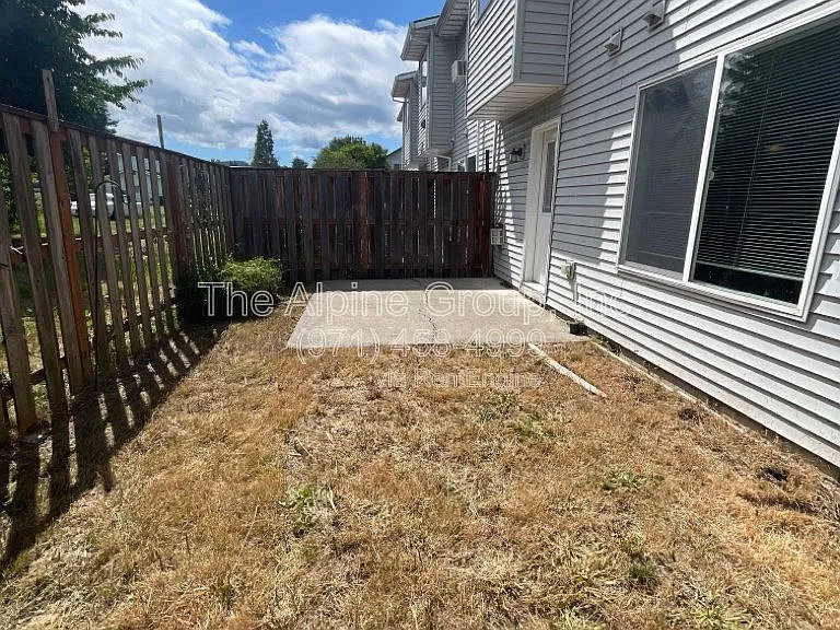 1914 27th Ave — Photo 6