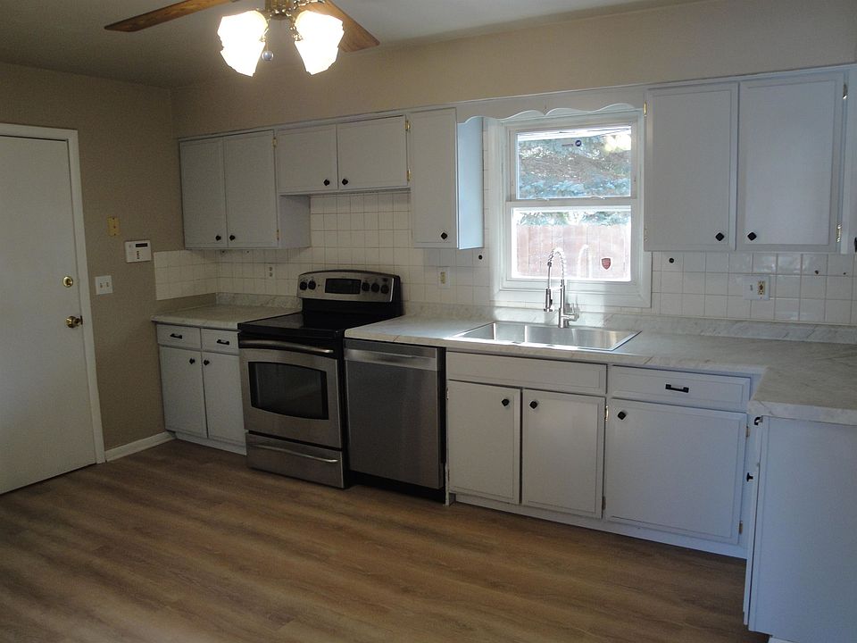 1301 Juniper Ln, Machesney Park, IL 61115 | Zillow