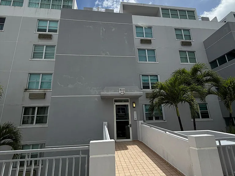 Carr. 842 Condominio Camelot #2506 — Photo 1