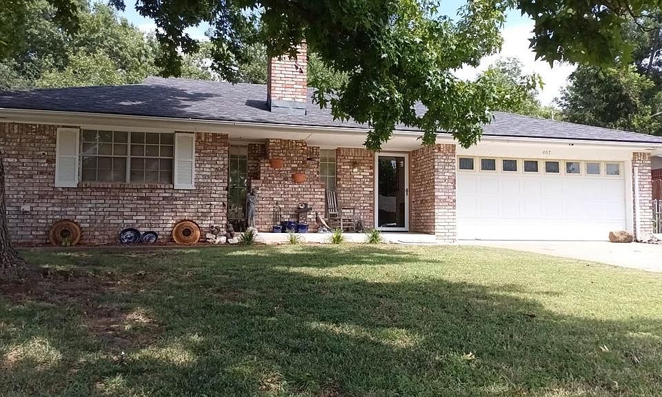 1st image of 407 Leslie Dr