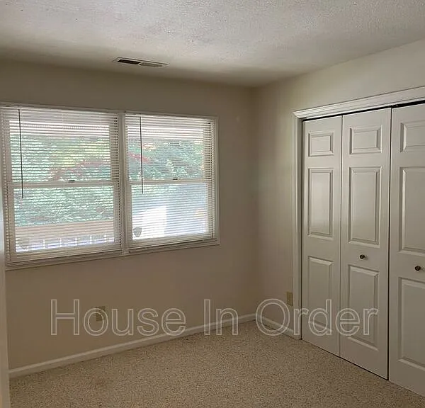 4 Timberlake Dr — Photo 6