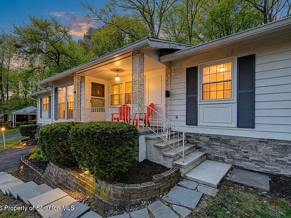 5th image of 120 Woodside Dr