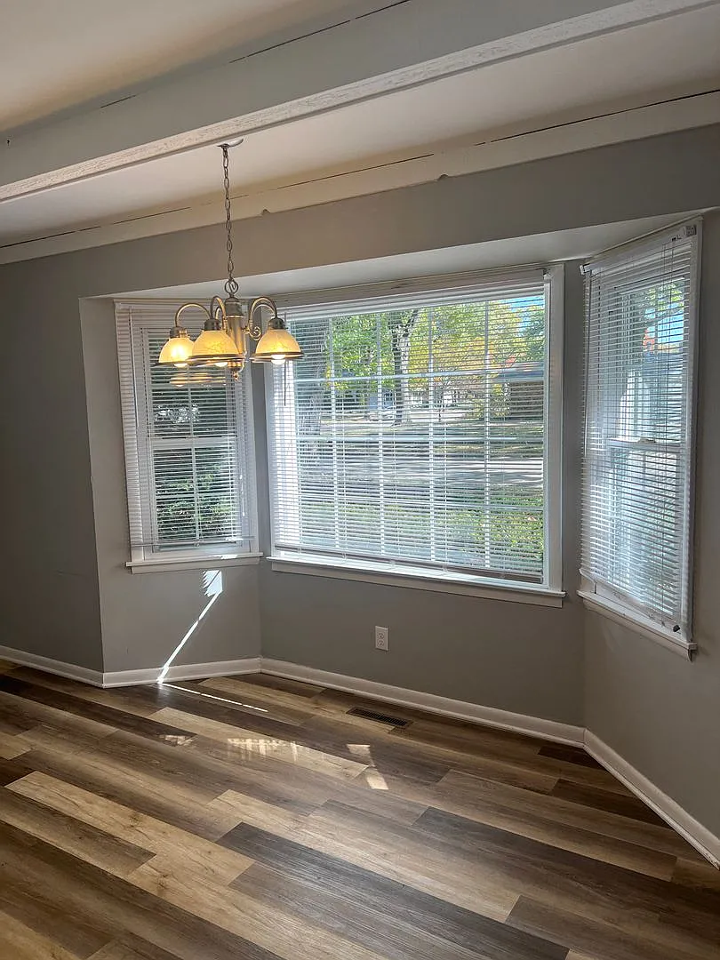 Awesome West Side Duplex! — Photo 4
