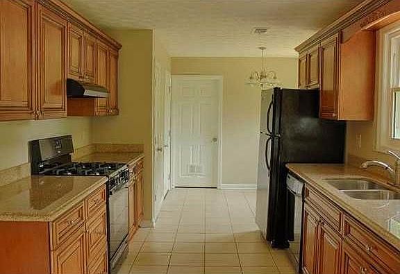 4th image of 920 Orchard Mill Ln