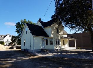 37 Rockdale St, Worcester, MA 01606