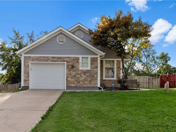 2704 S 46th St, Kansas City, KS 66106