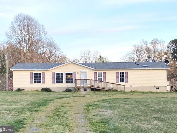 4984 Leedstown Rd, Colonial Beach, VA 22443