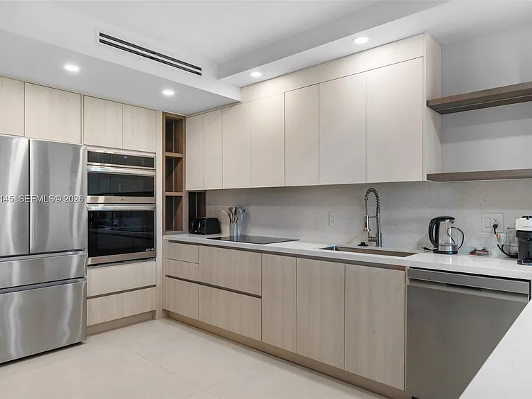 101 Crandon Blvd #371 — Photo 3
