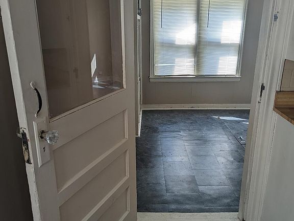 Bonus Room (washer & dryer hookup) also a small basement