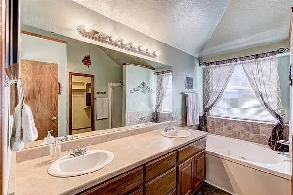 1808 Rasheed Rd — Photo 13