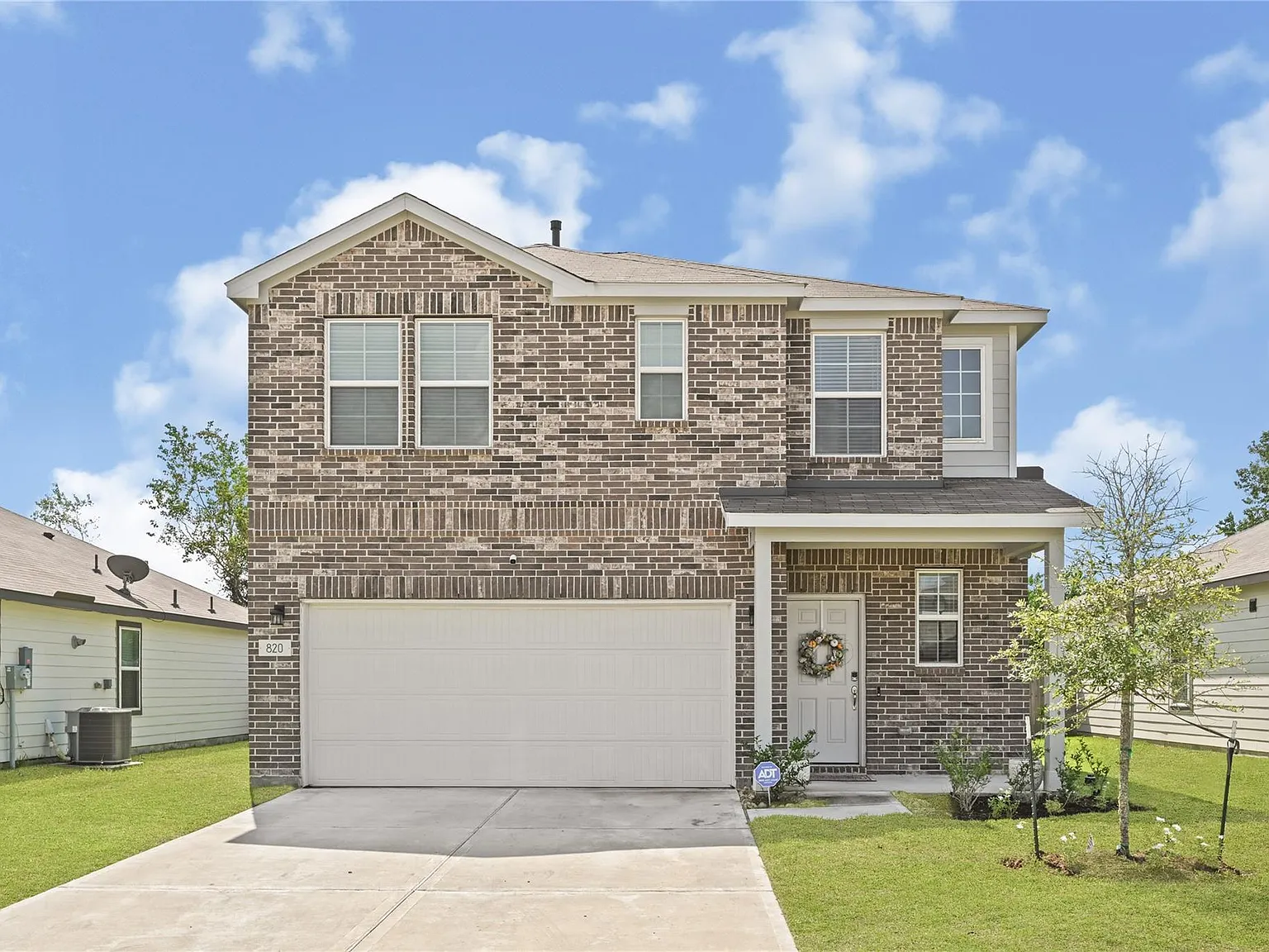 4 bed, 2.5 bath, 1897 sqft, $1,995 — Photo 1
