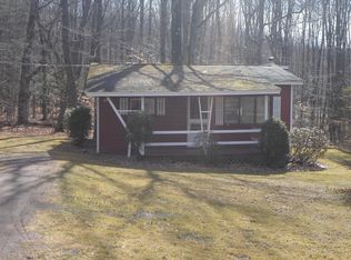 27 W Elk Forest Dr, Waymart, PA 18472