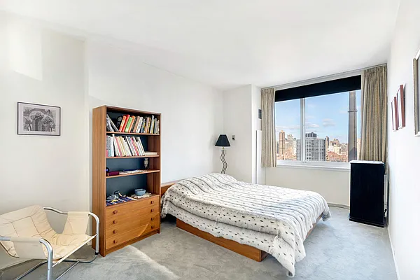 Sold by Compass | media 17