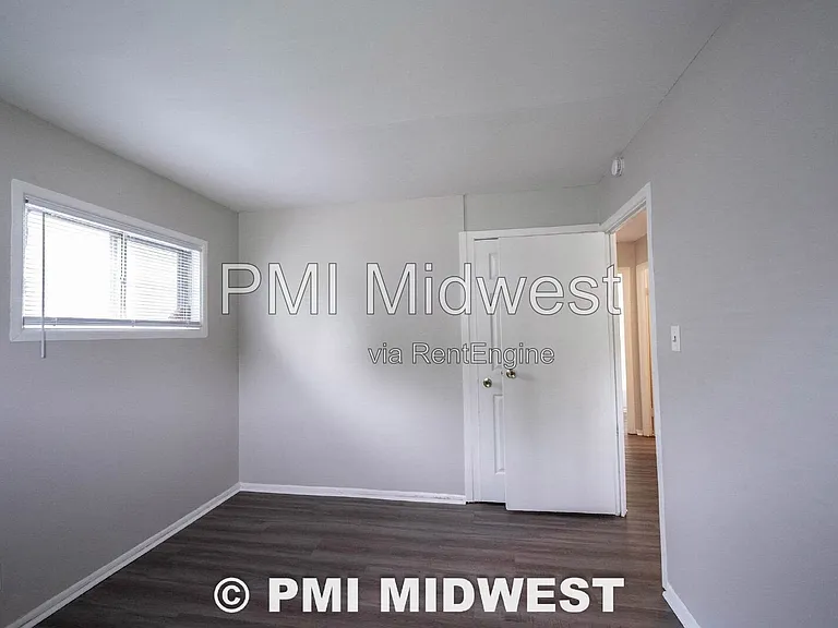 4939 Katherine Dr — Photo 20