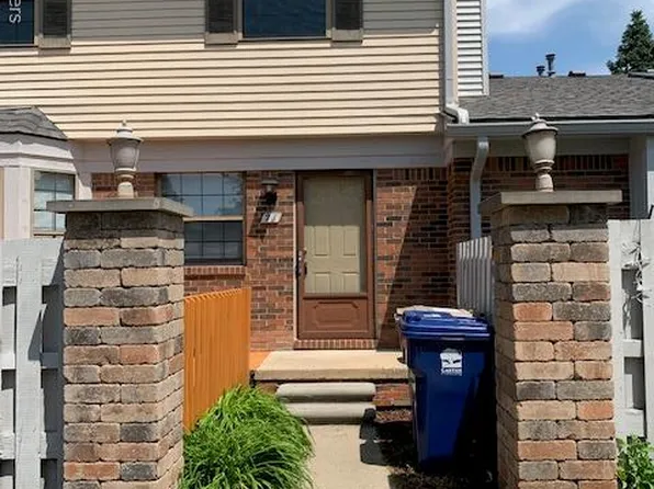 2041 N Arbor Way Dr APT 71, Canton, MI 48188