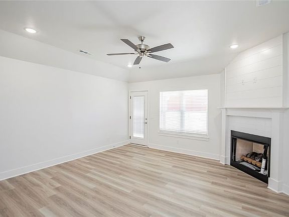 4th image of 631 Hayden James St