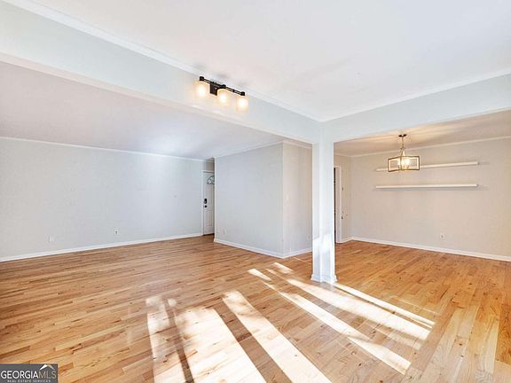 5th image of 346 Carpenter Dr APT 72