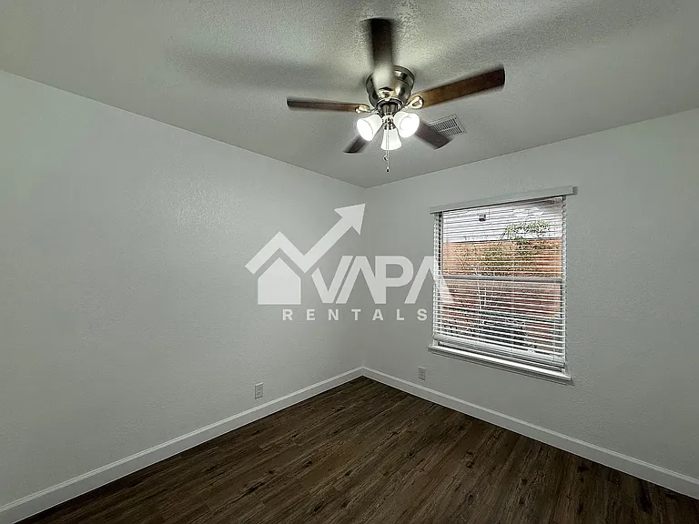 4938 Bernadine Dr — Photo 11