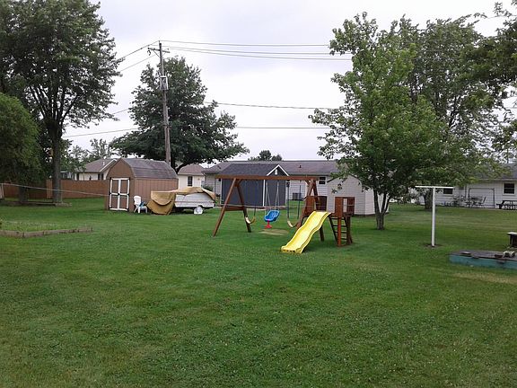 Large backyard with shed 