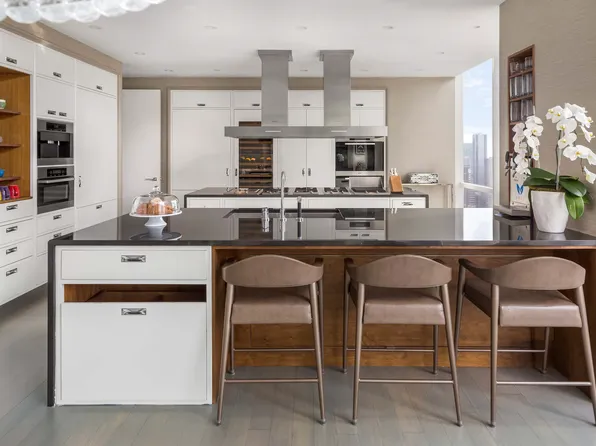 157 West 57th Street image 8 of 19