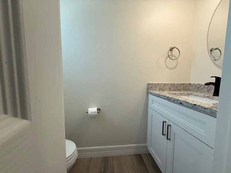 510 Jackson Ave — Photo 28