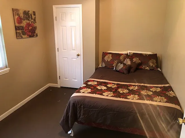 3 bed, 1.0 bath, $1,334 — Photo 4
