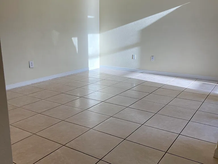 1495 Malibu Cir NE #102 — Photo 6