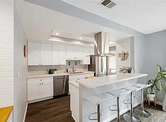 2 bed, 1.5 bath, 1464 sqft, $4,500 — Photo 4