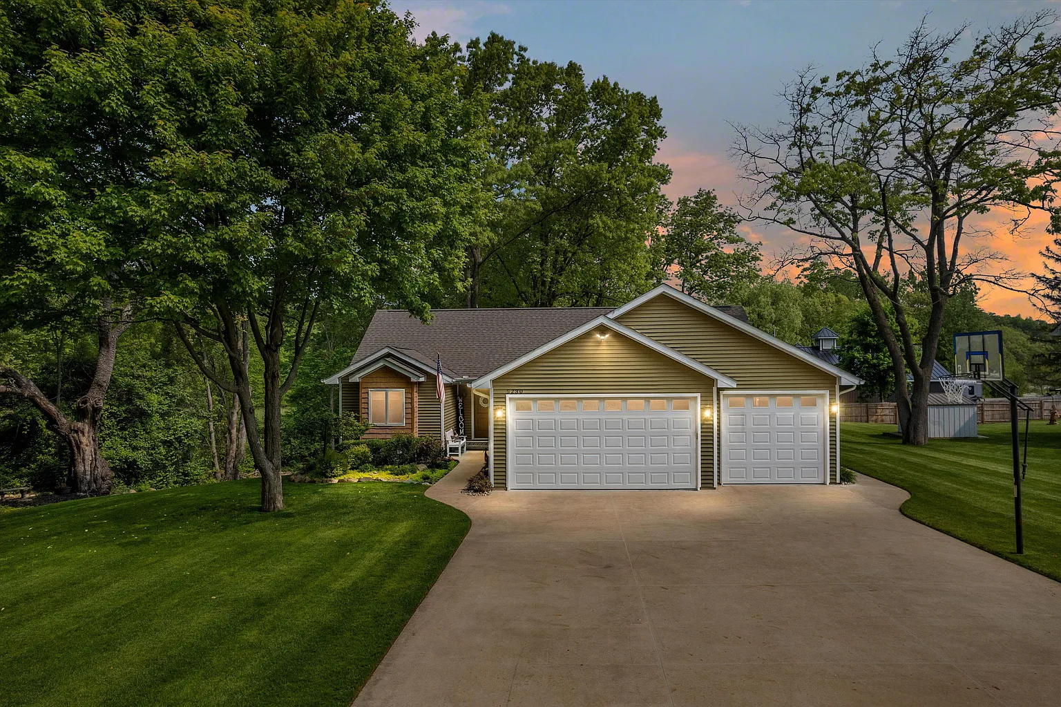 5230 Greenview Dr photo 1