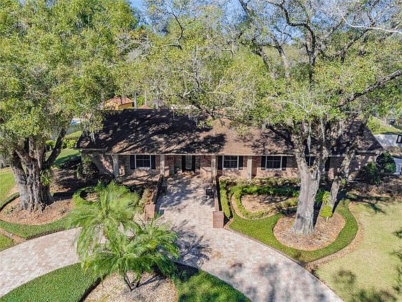 2nd image of 1122 N Riverhills Dr