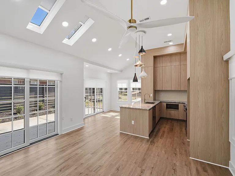 1840 Merriman Ave — Photo 24