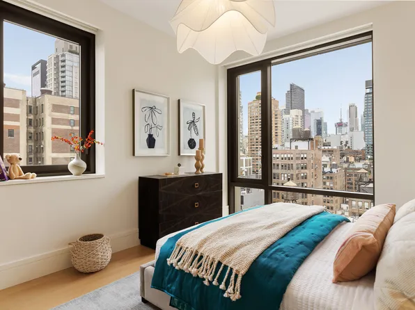 39 West 23rd Street image 10 of 13